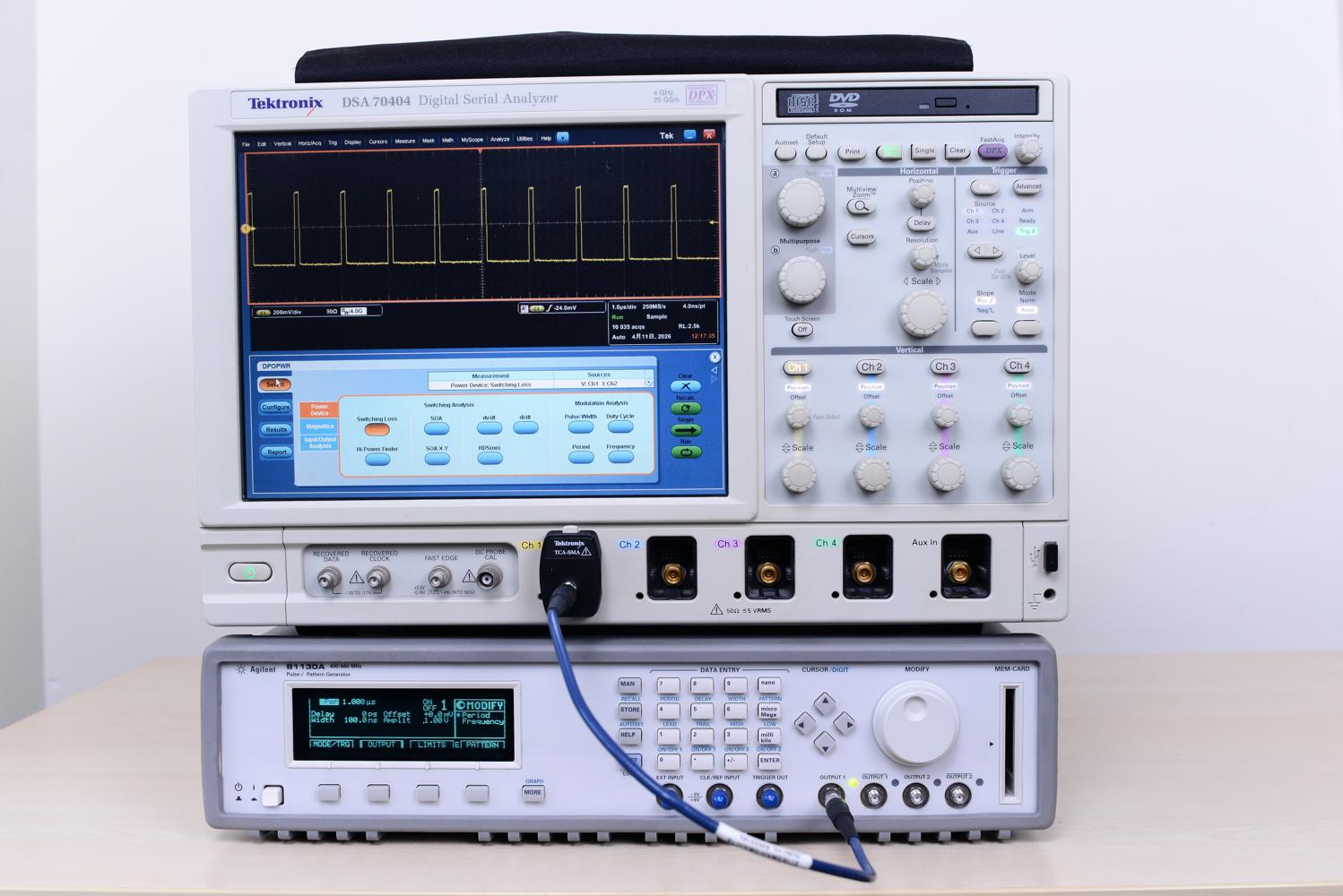 Осциллограф Tektronix  DSA70404